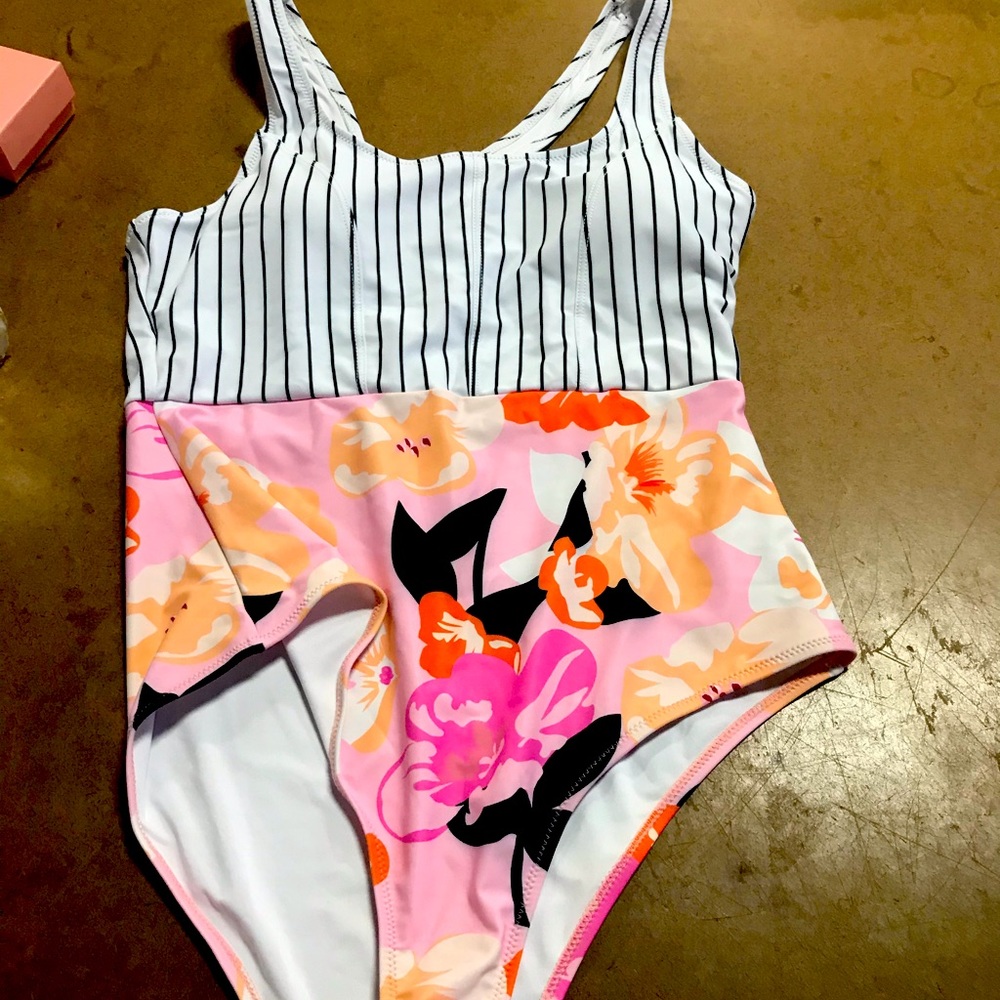 BRAND NEW SZ XL ONE PIECE SWIM SUIT